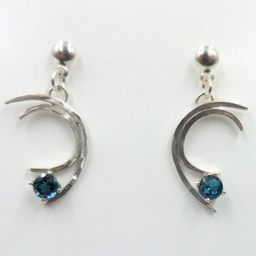 Click to view detail for DKC-2124 Earrings, Blue Zircon Abstract 1/2 Circles $98